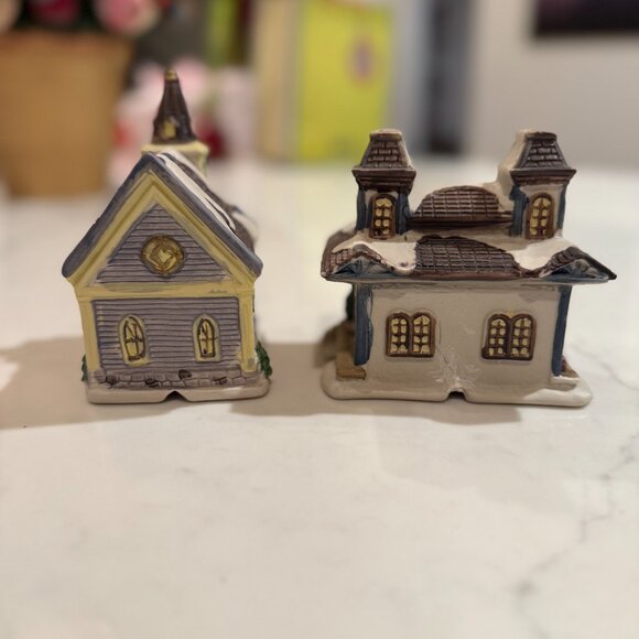2 Christmas Village Pieces, Church & Train Station - Picture 7 of 9